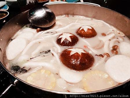 撈王鍋物料理台灣1號店台北信義區美食必點胡椒豬肚雞湯湯頭