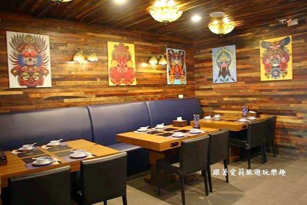 23667252_1608434539177760_1899298725_n