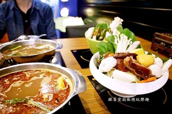 23667255_1608434575844423_1651115643_n