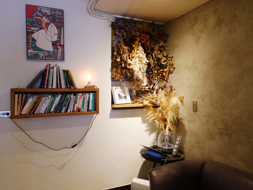 新北新店—墨啡商行｜有一種簡單 是一片吐司配上一杯拿鐵｜七張站、寶橋路、北新國小