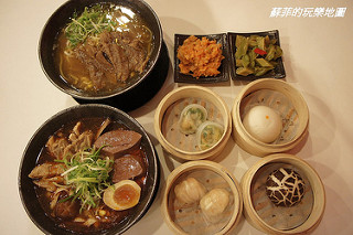 《板橋府中站美食》聚食王~美食大集合,多種道地小吃任您挑選,宵夜最佳選擇,滿300元可外送