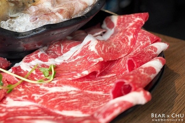 肉多多火鍋(台北古亭旗艦店)：古亭站美食餐廳推薦・肉多多火鍋古亭店海陸澎湃新菜單/台灣火鍋第一品牌