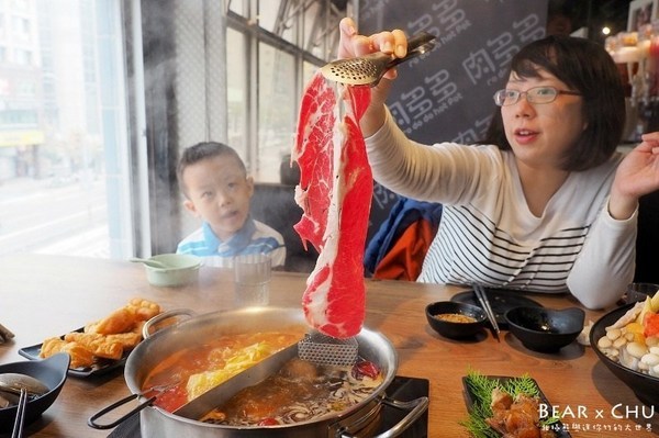 肉多多火鍋(台北古亭旗艦店)：古亭站美食餐廳推薦・肉多多火鍋古亭店海陸澎湃新菜單/台灣火鍋第一品牌