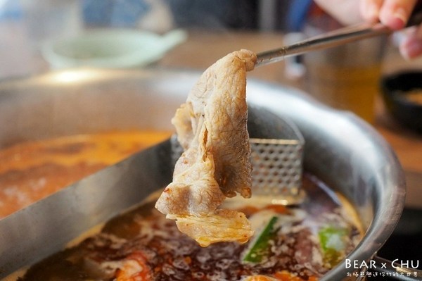 肉多多火鍋(台北古亭旗艦店)：古亭站美食餐廳推薦・肉多多火鍋古亭店海陸澎湃新菜單/台灣火鍋第一品牌
