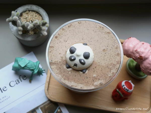 初米咖啡 Choose Me Cafe&Meals(台中一中店)：台中美食│初米咖啡 Choose Me Cafe&Meals〃一中商圈IG人氣打卡咖啡館，超Q荷包蛋抹茶塔，還有超美油畫戚風蛋糕～