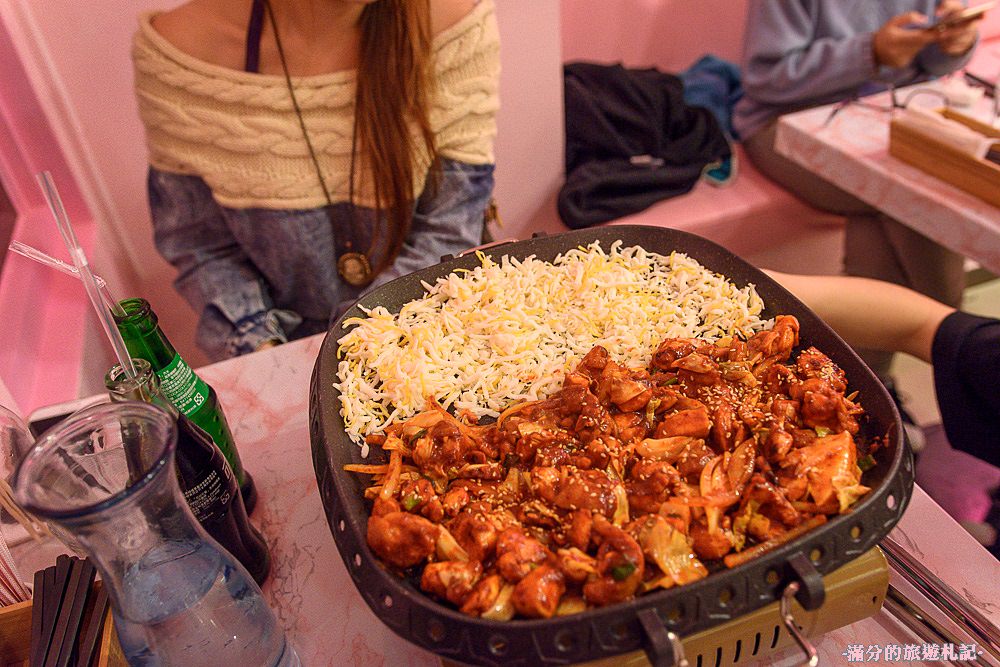 桃園市美食》浪漫廚房 IG熱門打卡韓式餐廳 最羅曼蒂克的愛戀廚房 少女心大噴發 - 滿分的旅遊札記