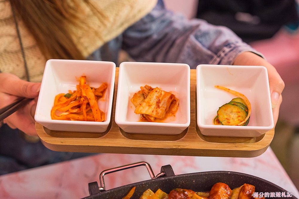 桃園市美食》浪漫廚房 IG熱門打卡韓式餐廳 最羅曼蒂克的愛戀廚房 少女心大噴發 - 滿分的旅遊札記