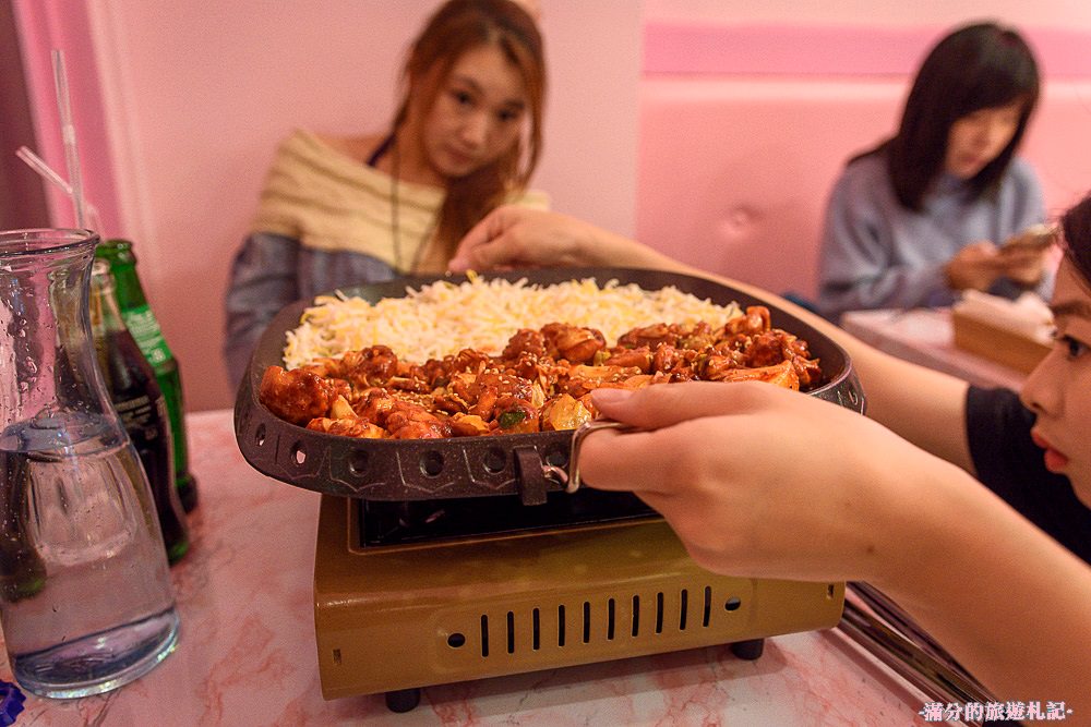 桃園市美食》浪漫廚房 IG熱門打卡韓式餐廳 最羅曼蒂克的愛戀廚房 少女心大噴發 - 滿分的旅遊札記