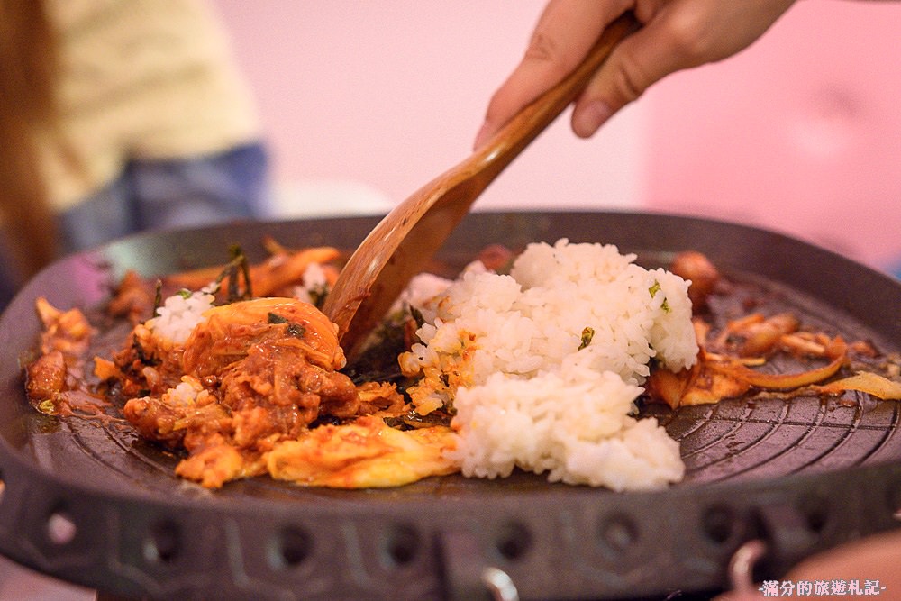 桃園市美食》浪漫廚房 IG熱門打卡韓式餐廳 最羅曼蒂克的愛戀廚房 少女心大噴發 - 滿分的旅遊札記