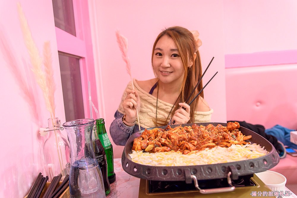 桃園市美食》浪漫廚房 IG熱門打卡韓式餐廳 最羅曼蒂克的愛戀廚房 少女心大噴發 - 滿分的旅遊札記