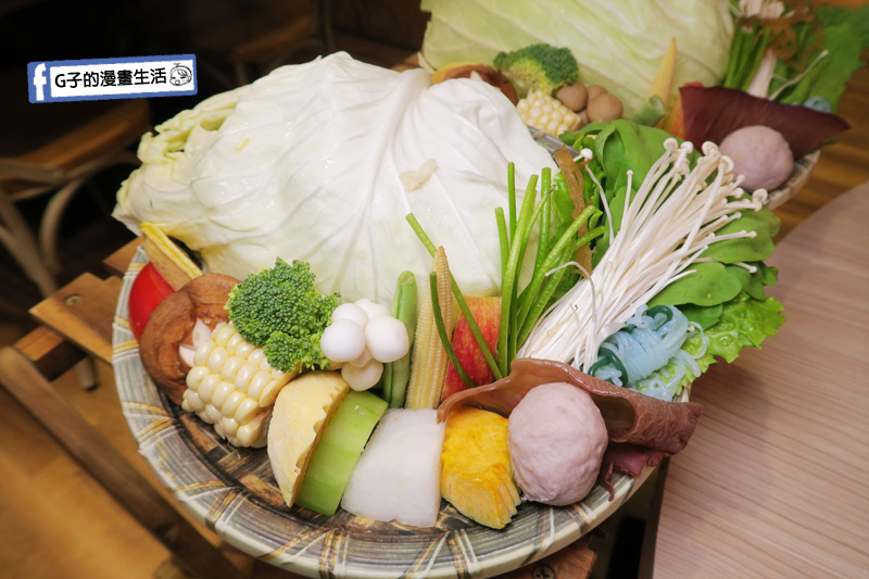 士林火鍋-牛棒碗安 GOBO 精緻鍋物.菜盤超多樣化