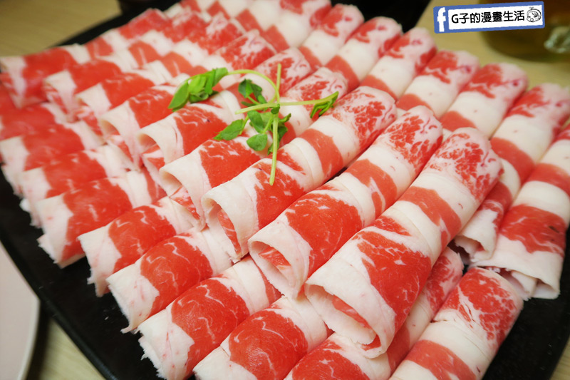 士林火鍋-牛棒碗安 GOBO 精緻鍋物.雙人最划算牛棒雙響砲-海鮮6拚盤+雪花牛13盎司