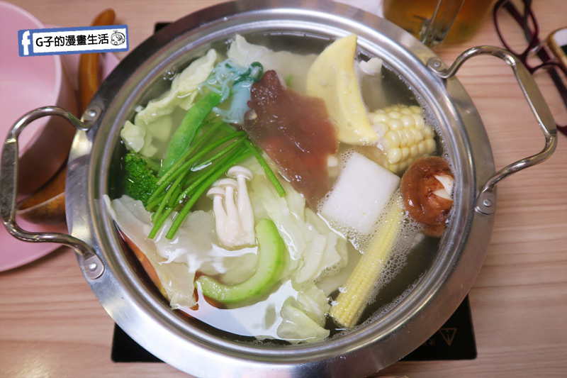 士林火鍋-牛棒碗安 GOBO 精緻鍋物-自熬雞湯底.膠原凍