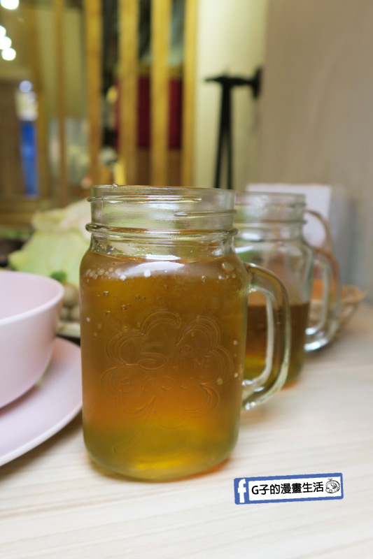 士林火鍋-牛棒碗安 GOBO 精緻鍋物.飲料杯也是玻璃的