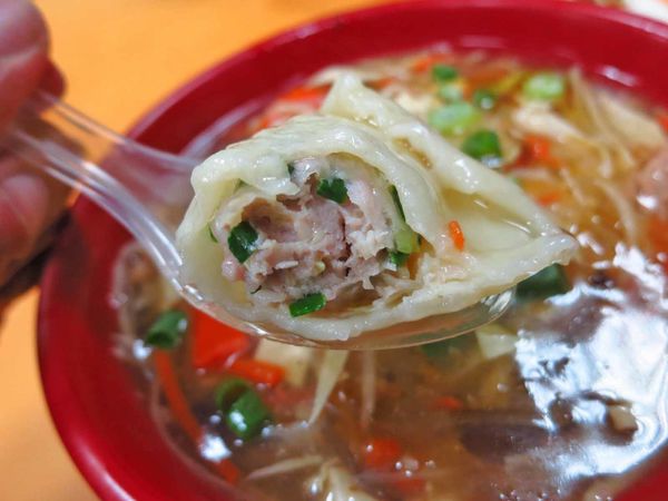 【蘆洲美食】小林純手工水餃-便宜份量大的美味手工水餃