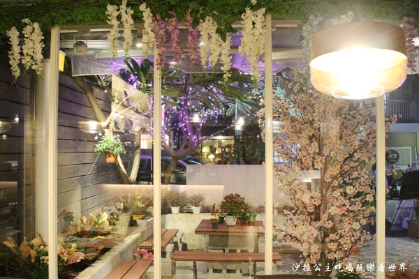 女當家極緻鍋功夫麵:東區216巷麻辣鍋/芋頭排骨酥『女當家極緻鍋功夫麵』捷運忠孝敦化站