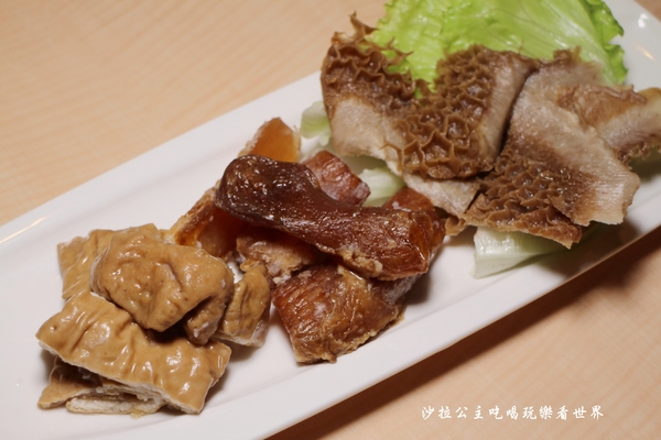 女當家極緻鍋功夫麵:東區216巷麻辣鍋/芋頭排骨酥『女當家極緻鍋功夫麵』捷運忠孝敦化站