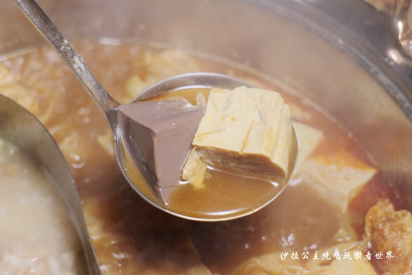 女當家極緻鍋功夫麵:東區216巷麻辣鍋/芋頭排骨酥『女當家極緻鍋功夫麵』捷運忠孝敦化站