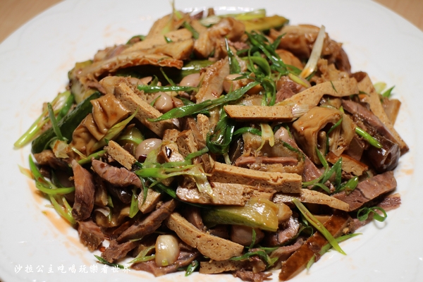 女當家極緻鍋功夫麵:東區216巷麻辣鍋/芋頭排骨酥『女當家極緻鍋功夫麵』捷運忠孝敦化站