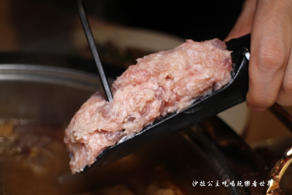 女當家極緻鍋功夫麵:東區216巷麻辣鍋/芋頭排骨酥『女當家極緻鍋功夫麵』捷運忠孝敦化站