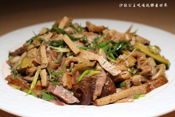 女當家極緻鍋功夫麵:東區216巷麻辣鍋/芋頭排骨酥『女當家極緻鍋功夫麵』捷運忠孝敦化站