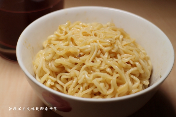 女當家極緻鍋功夫麵:東區216巷麻辣鍋/芋頭排骨酥『女當家極緻鍋功夫麵』捷運忠孝敦化站