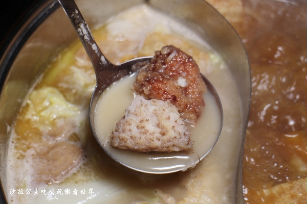 女當家極緻鍋功夫麵:東區216巷麻辣鍋/芋頭排骨酥『女當家極緻鍋功夫麵』捷運忠孝敦化站