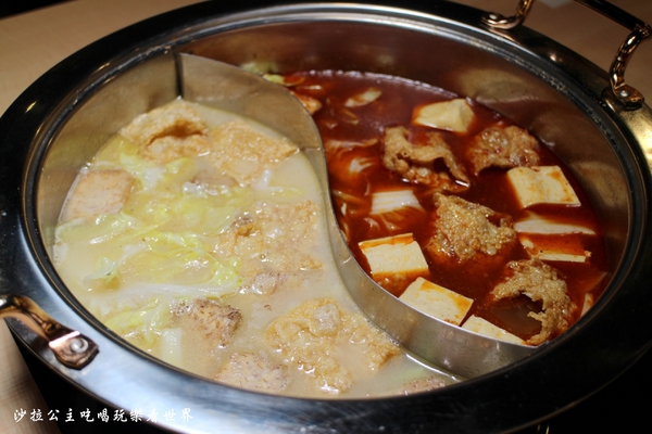 女當家極緻鍋功夫麵:東區216巷麻辣鍋/芋頭排骨酥『女當家極緻鍋功夫麵』捷運忠孝敦化站