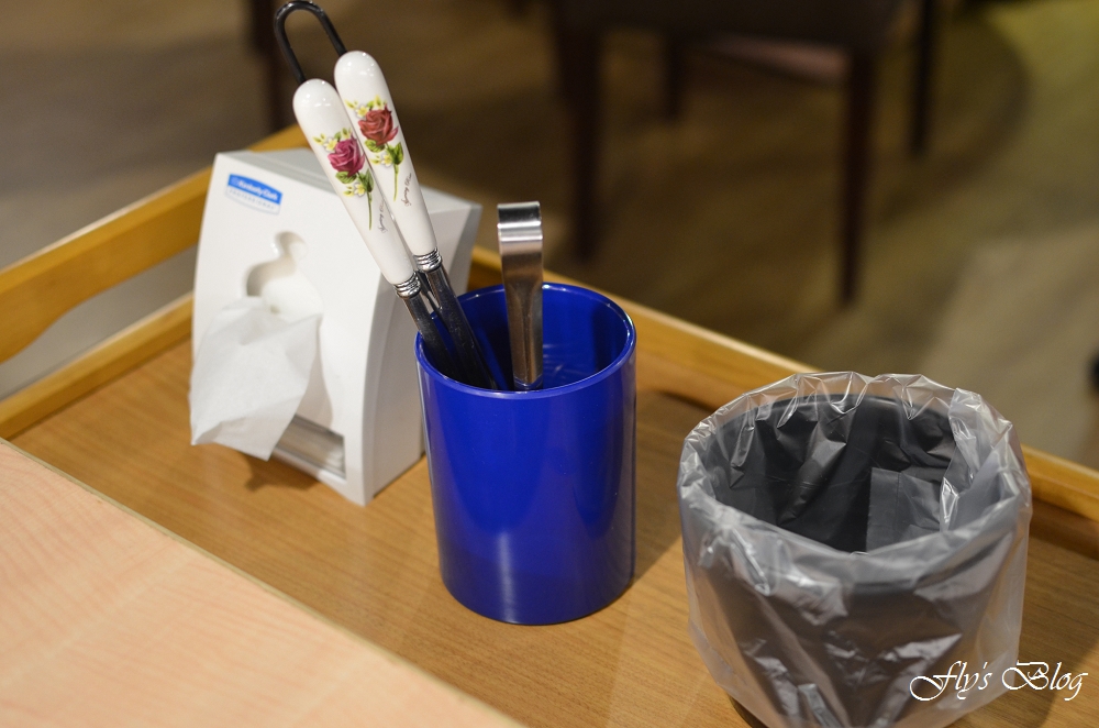 女當家極緻鍋功夫麵,極推養生藥膳鍋,鮮蔬菇盤的蔬菜讓人吃得好開心啊!