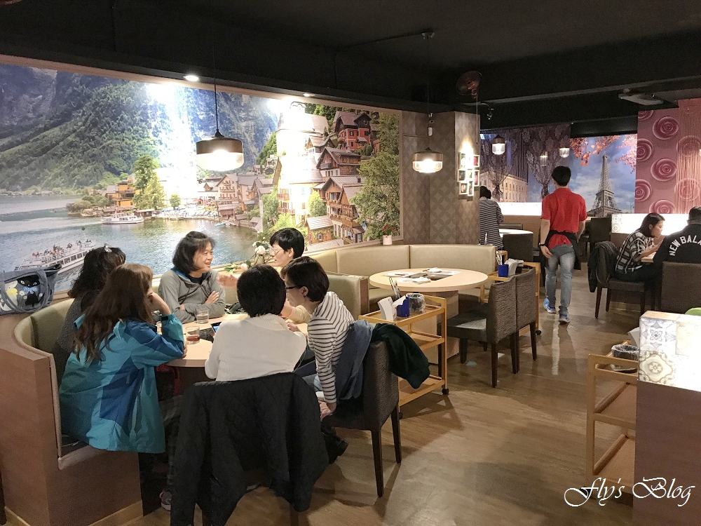 女當家極緻鍋功夫麵,極推養生藥膳鍋,鮮蔬菇盤的蔬菜讓人吃得好開心啊!