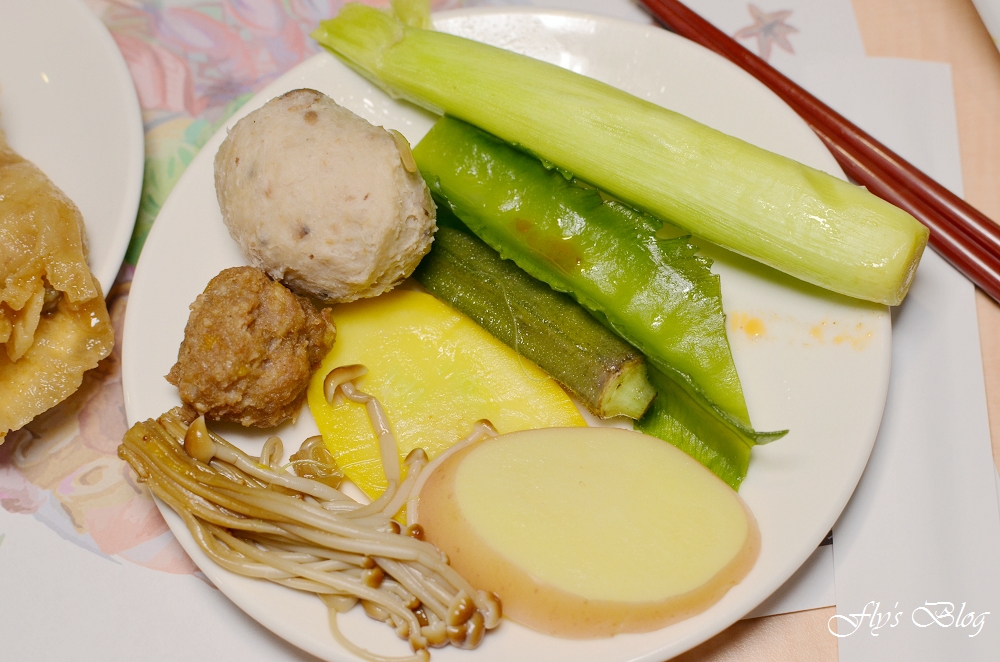 女當家極緻鍋功夫麵,極推養生藥膳鍋,鮮蔬菇盤的蔬菜讓人吃得好開心啊!