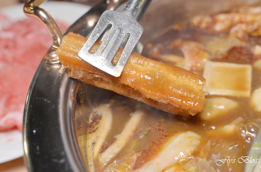 女當家極緻鍋功夫麵,極推養生藥膳鍋,鮮蔬菇盤的蔬菜讓人吃得好開心啊!
