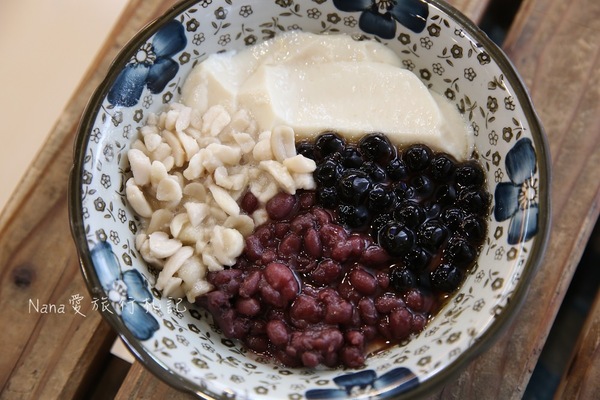 感恩芋冰城:感恩芋冰城(創始店)。冬天來吃熱呼呼的熱豆花,燒仙草,手工製作真材實料不到50元銅板價。