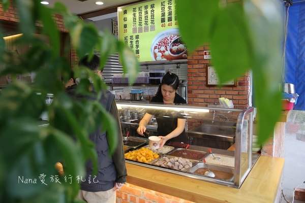 感恩芋冰城:感恩芋冰城(創始店)。冬天來吃熱呼呼的熱豆花,燒仙草,手工製作真材實料不到50元銅板價。