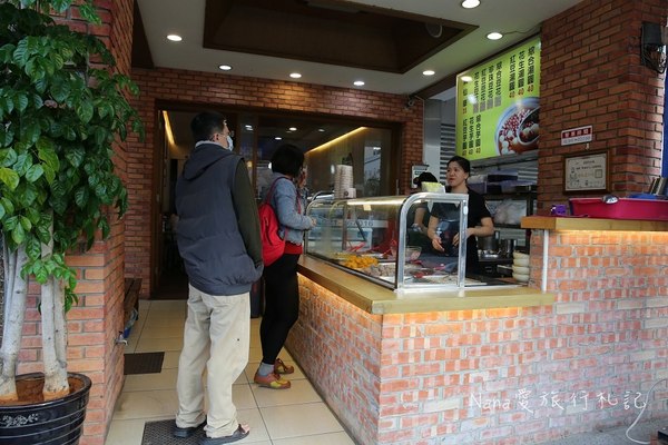 感恩芋冰城:感恩芋冰城(創始店)。冬天來吃熱呼呼的熱豆花,燒仙草,手工製作真材實料不到50元銅板價。