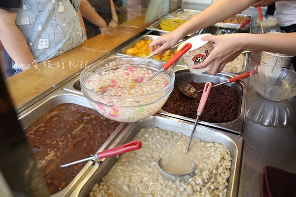 感恩芋冰城:感恩芋冰城(創始店)。冬天來吃熱呼呼的熱豆花,燒仙草,手工製作真材實料不到50元銅板價。