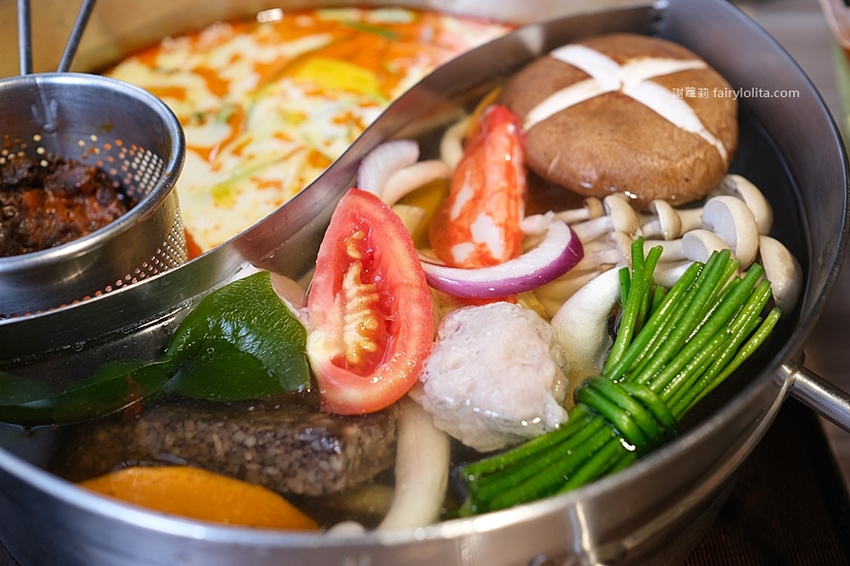 大魔大滿足鍋物(中壢店)。日本A5和牛、頂級龍蝦花蟹海鮮船,爽嗑13種夢幻食材每人只要千元,僅此一檔、錯過等明年! @蹦啾♥謝蘿莉 La vie heureuse