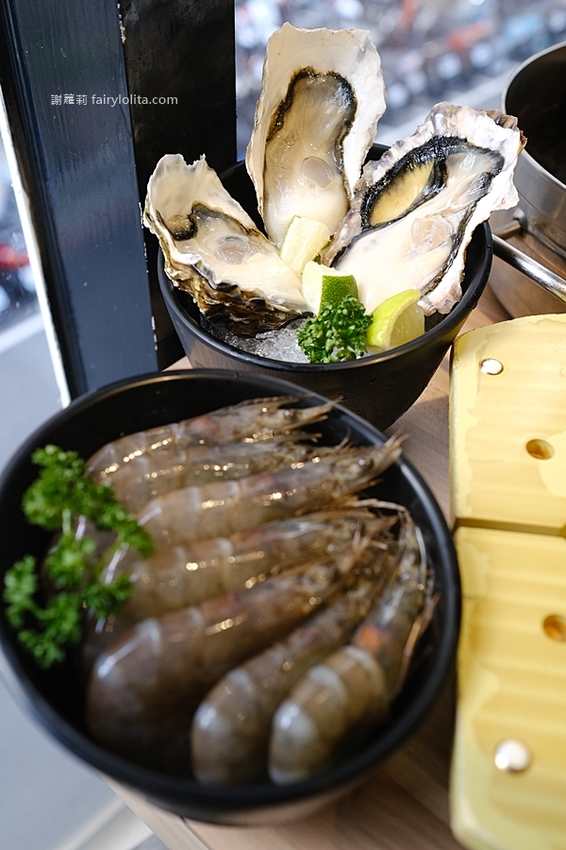 大魔大滿足鍋物(中壢店)。日本A5和牛、頂級龍蝦花蟹海鮮船,爽嗑13種夢幻食材每人只要千元,僅此一檔、錯過等明年! @蹦啾♥謝蘿莉 La vie heureuse