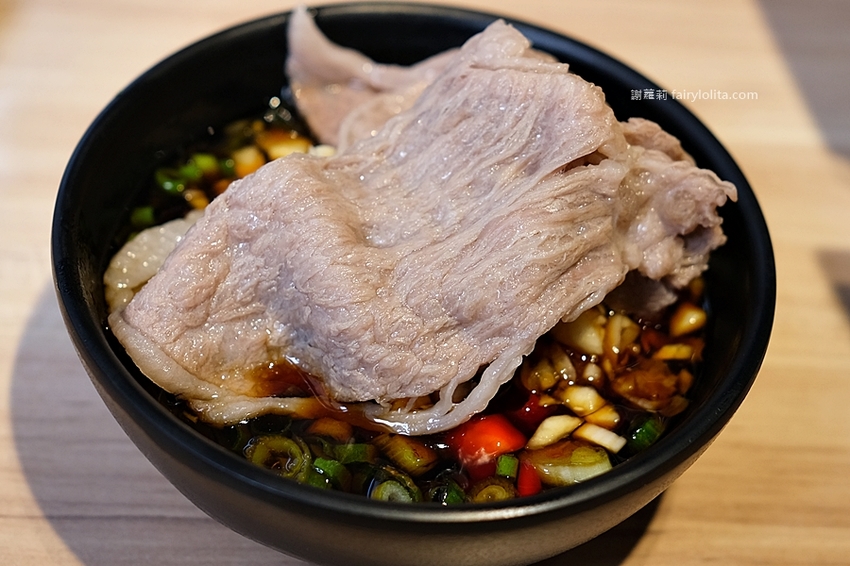 大魔大滿足鍋物(中壢店)。日本A5和牛、頂級龍蝦花蟹海鮮船,爽嗑13種夢幻食材每人只要千元,僅此一檔、錯過等明年! @蹦啾♥謝蘿莉 La vie heureuse