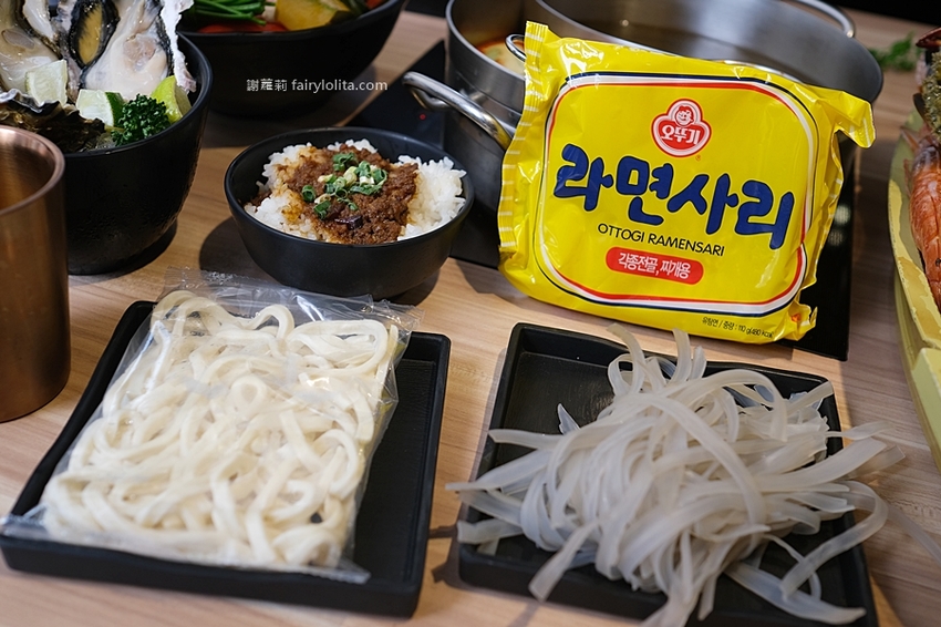 大魔大滿足鍋物(中壢店)。日本A5和牛、頂級龍蝦花蟹海鮮船,爽嗑13種夢幻食材每人只要千元,僅此一檔、錯過等明年! @蹦啾♥謝蘿莉 La vie heureuse