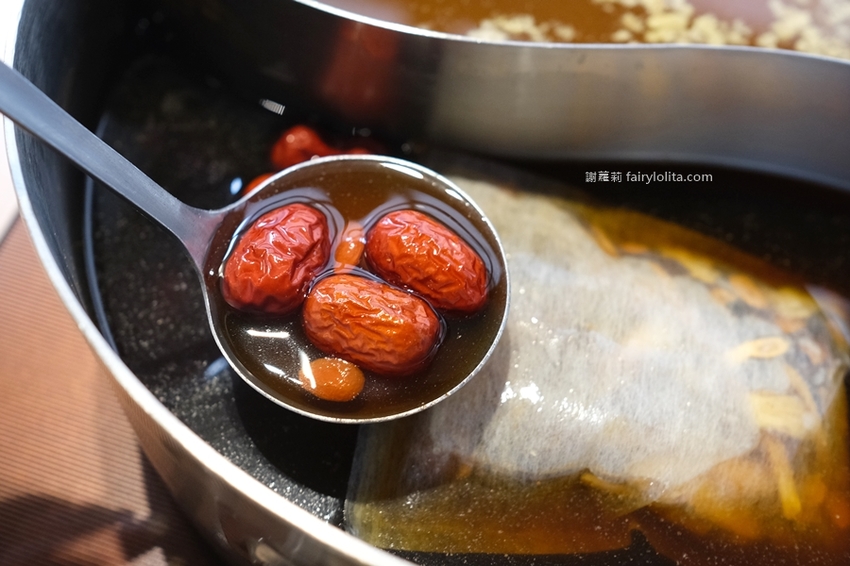 大魔大滿足鍋物(中壢店)。日本A5和牛、頂級龍蝦花蟹海鮮船,爽嗑13種夢幻食材每人只要千元,僅此一檔、錯過等明年! @蹦啾♥謝蘿莉 La vie heureuse