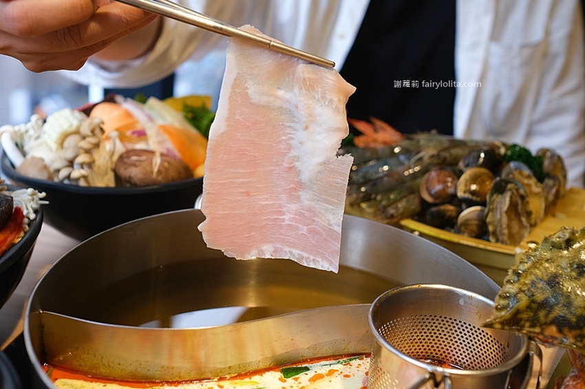 大魔大滿足鍋物(中壢店)。日本A5和牛、頂級龍蝦花蟹海鮮船,爽嗑13種夢幻食材每人只要千元,僅此一檔、錯過等明年! @蹦啾♥謝蘿莉 La vie heureuse