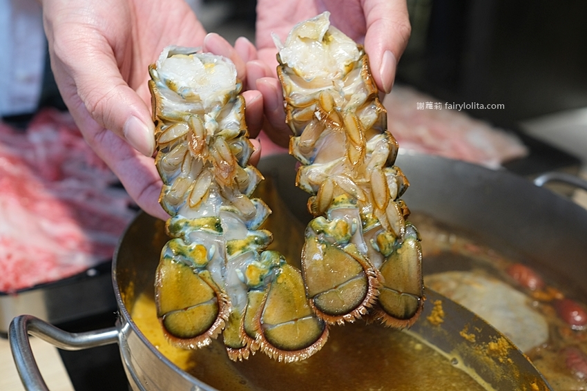 大魔大滿足鍋物(中壢店)。日本A5和牛、頂級龍蝦花蟹海鮮船,爽嗑13種夢幻食材每人只要千元,僅此一檔、錯過等明年! @蹦啾♥謝蘿莉 La vie heureuse