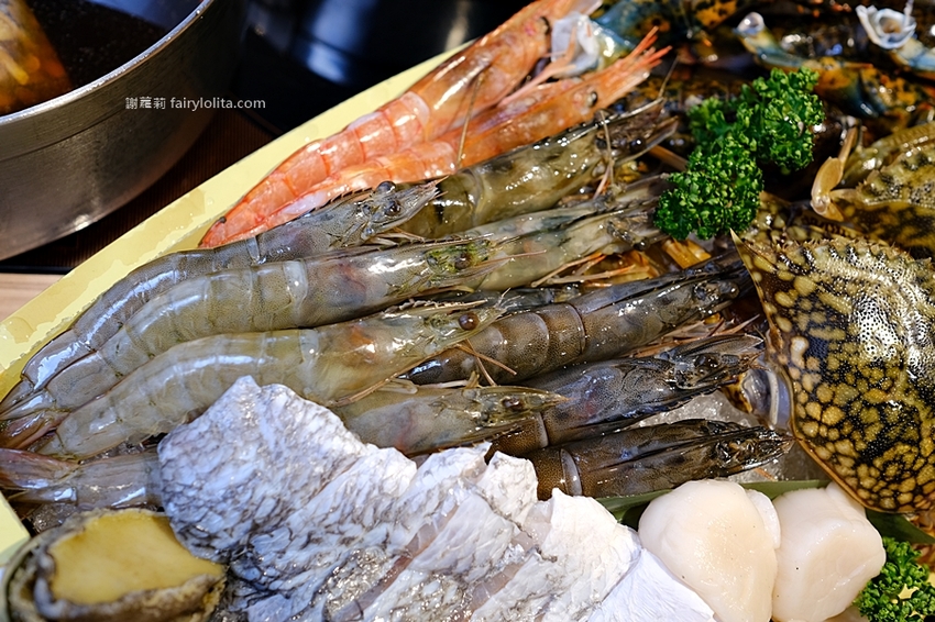 大魔大滿足鍋物(中壢店)。日本A5和牛、頂級龍蝦花蟹海鮮船,爽嗑13種夢幻食材每人只要千元,僅此一檔、錯過等明年! @蹦啾♥謝蘿莉 La vie heureuse