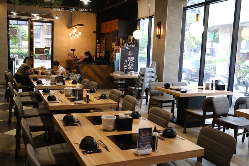 大魔大滿足鍋物(中壢店)。日本A5和牛、頂級龍蝦花蟹海鮮船,爽嗑13種夢幻食材每人只要千元,僅此一檔、錯過等明年! @蹦啾♥謝蘿莉 La vie heureuse