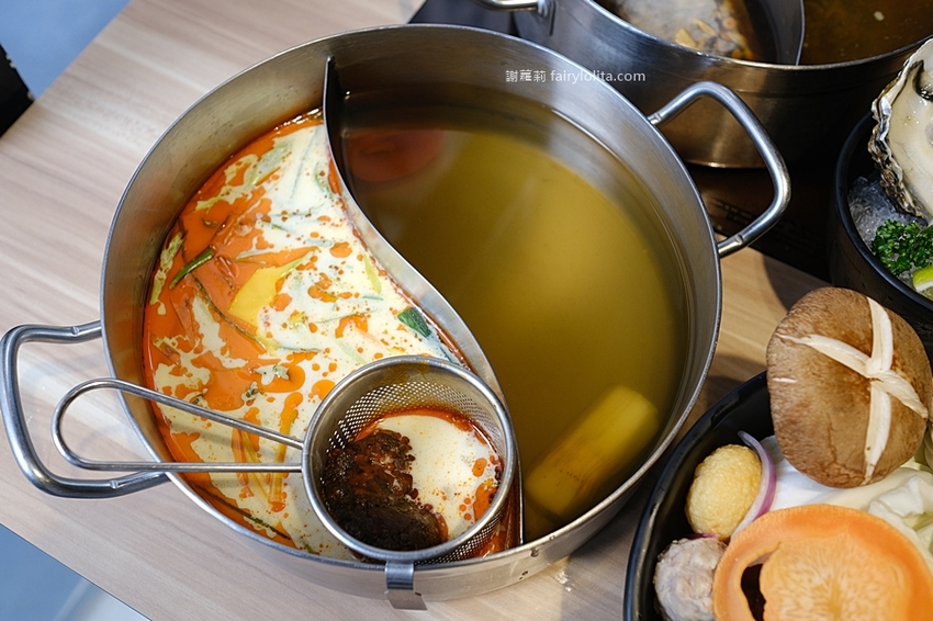 大魔大滿足鍋物(中壢店)。日本A5和牛、頂級龍蝦花蟹海鮮船,爽嗑13種夢幻食材每人只要千元,僅此一檔、錯過等明年! @蹦啾♥謝蘿莉 La vie heureuse