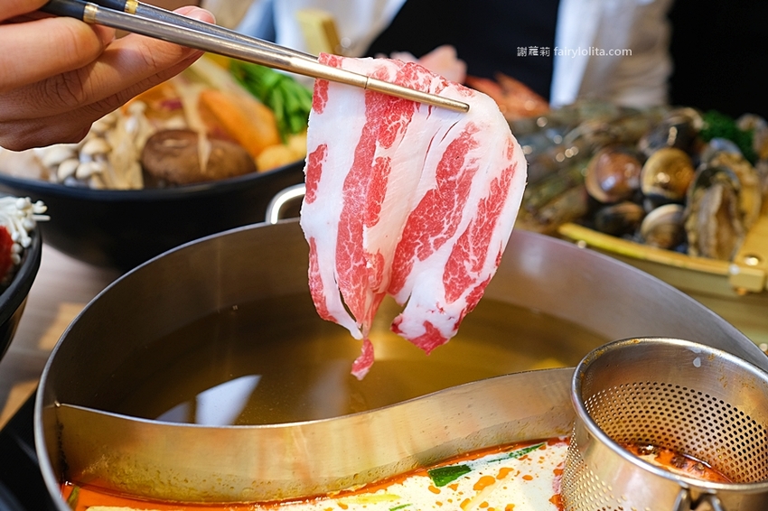 大魔大滿足鍋物(中壢店)。日本A5和牛、頂級龍蝦花蟹海鮮船,爽嗑13種夢幻食材每人只要千元,僅此一檔、錯過等明年! @蹦啾♥謝蘿莉 La vie heureuse