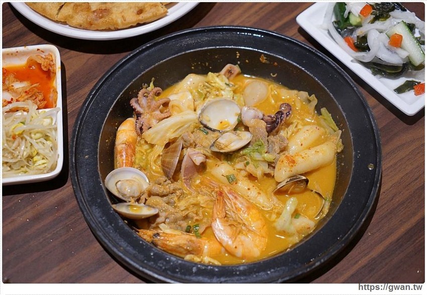 台中也能吃到石鍋拌拌冰，就在秀泰劉震川！！