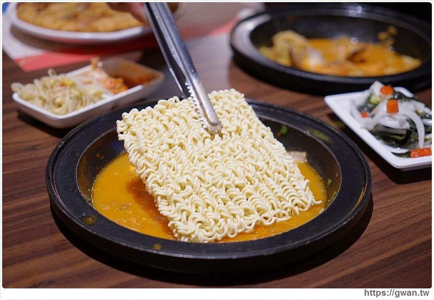 台中也能吃到石鍋拌拌冰，就在秀泰劉震川！！