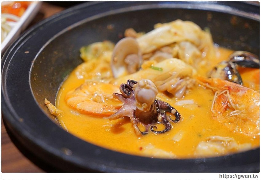 台中也能吃到石鍋拌拌冰，就在秀泰劉震川！！